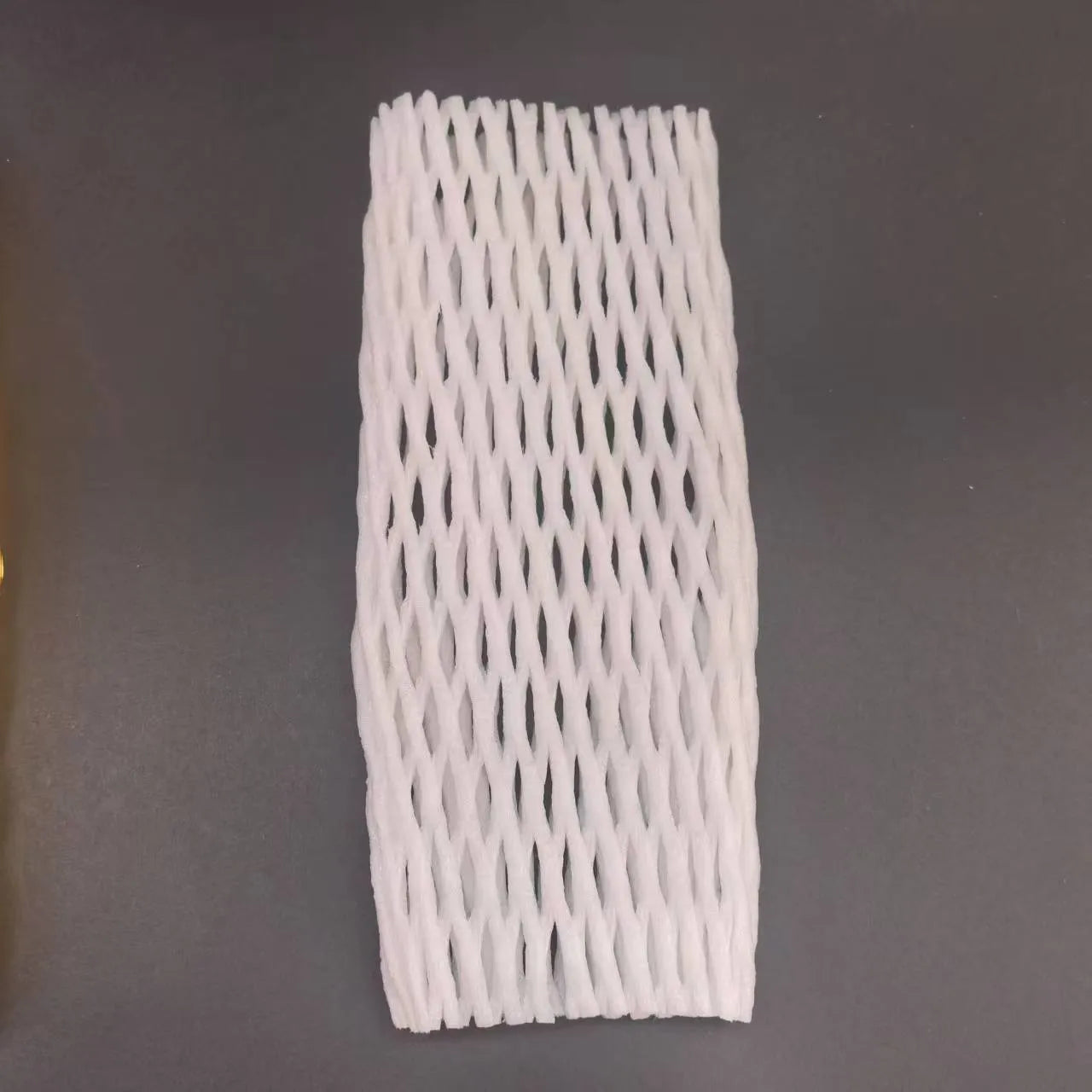 White foam mesh net protective cover for fruit, shown with size options from 6x5cm to 18x7cm.