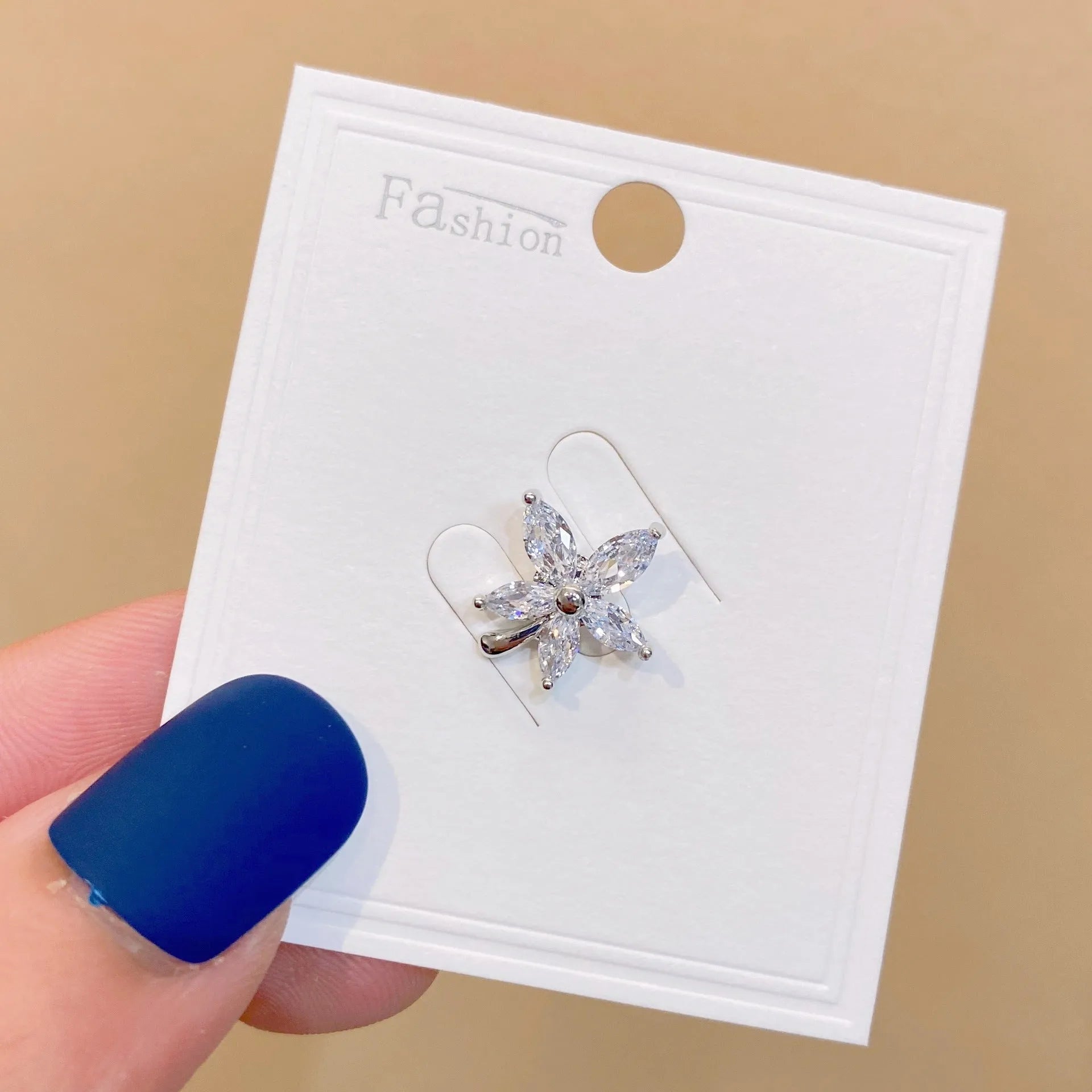 Japanese cute geometric clothes decorative brooch with electroplated copper finish