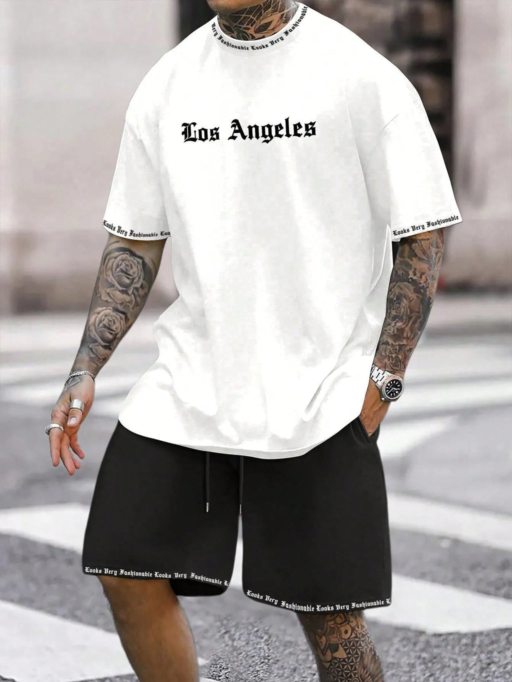 Sports style short-sleeved top and shorts suit in a quick-drying fabric on a mannequin.