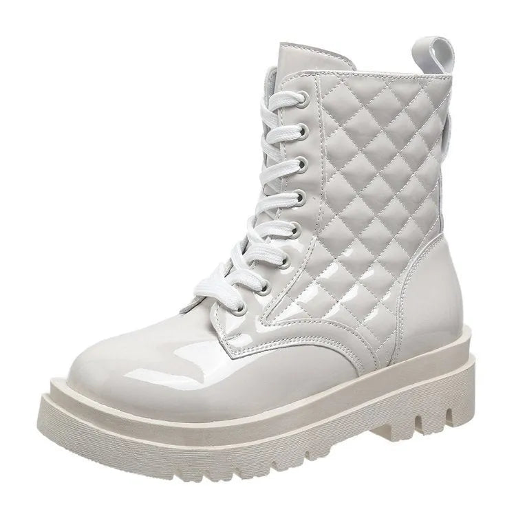 Women's lace-up thick-heeled ankle boots with quilted pattern, round toe, and rubber sole in beige