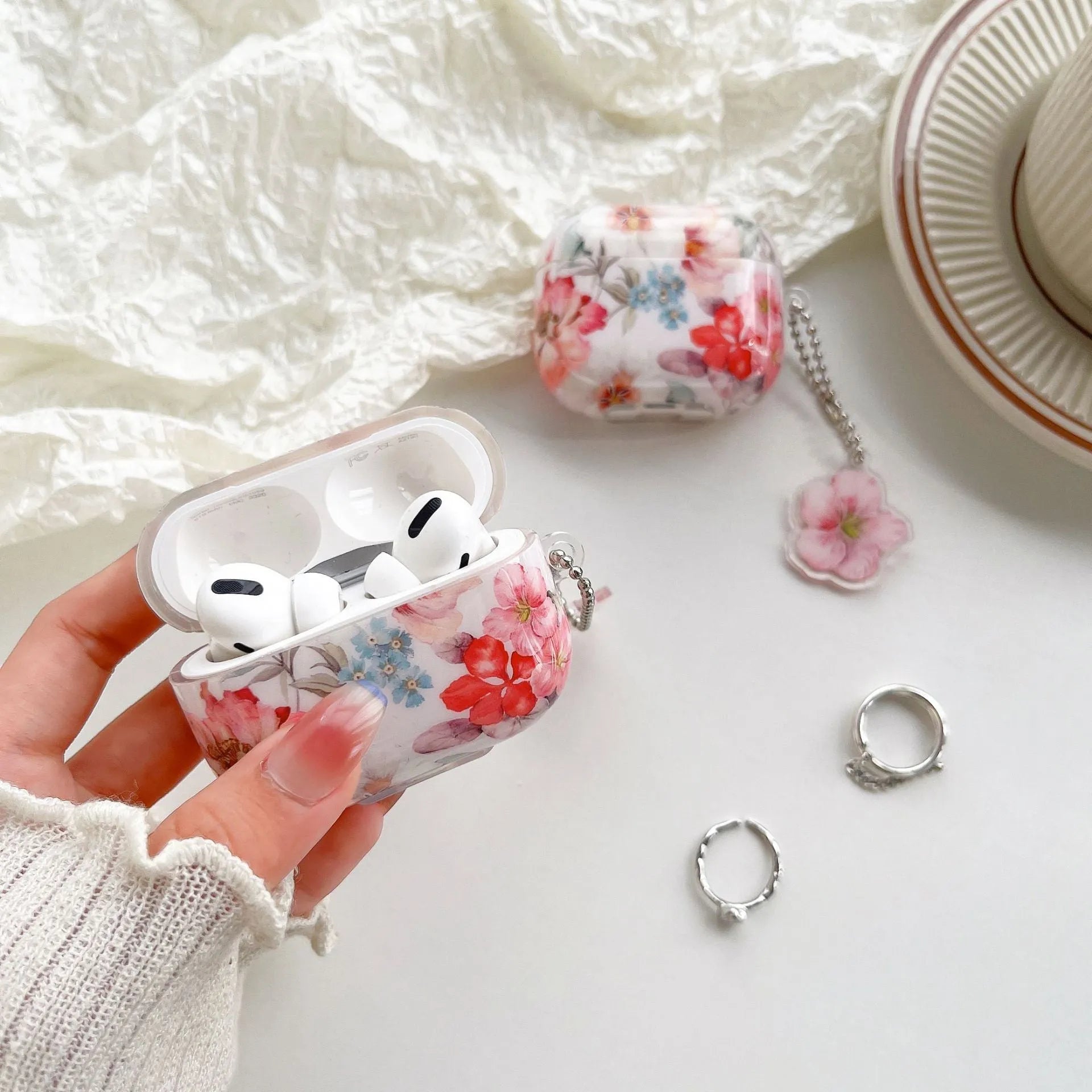 Simple watercolour flower TPU protective cover for Apple AirPods charging case, soft shell design