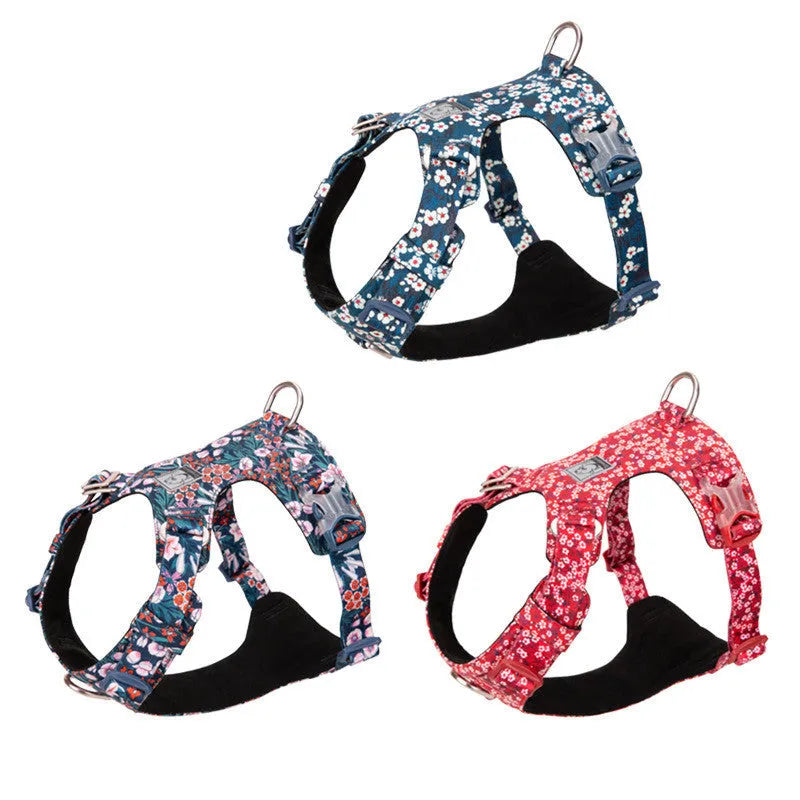 Floral pattern dog chest harness with pull-resistant strap in pure cotton material