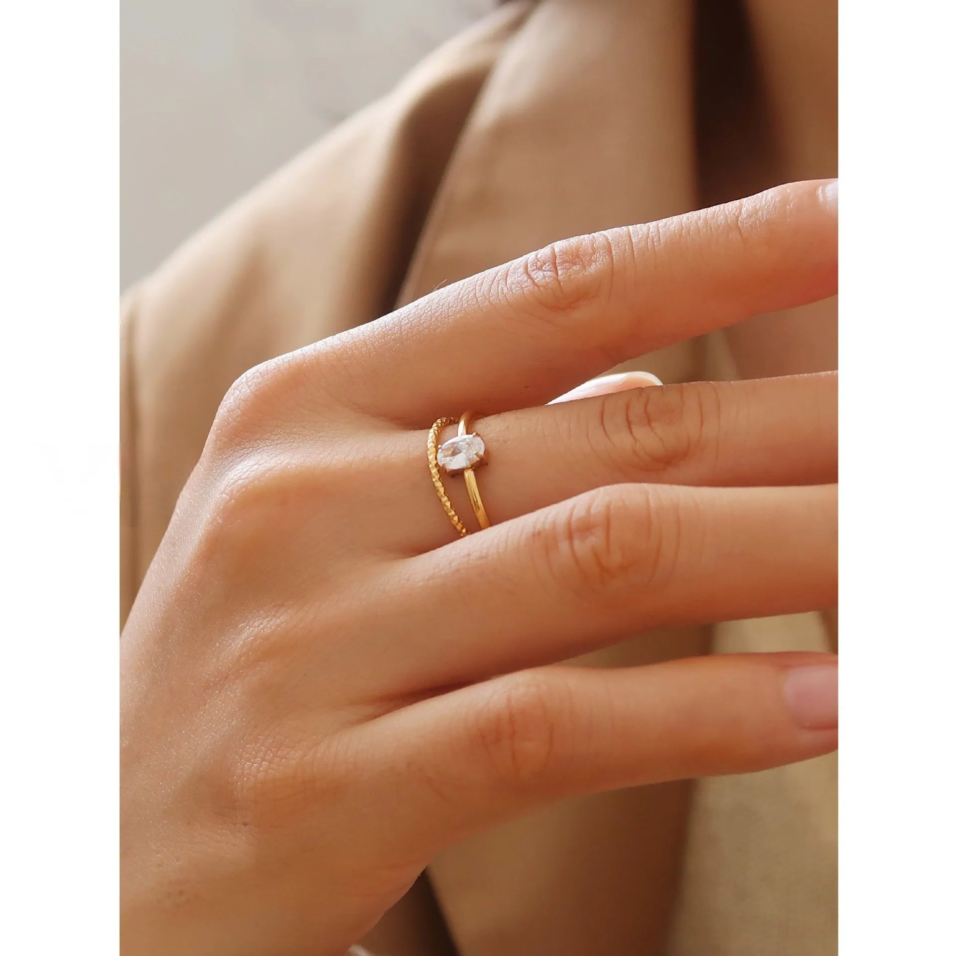 Golden stainless steel women's ring with love heart or oval centrepiece in sizes no.5 to no.8