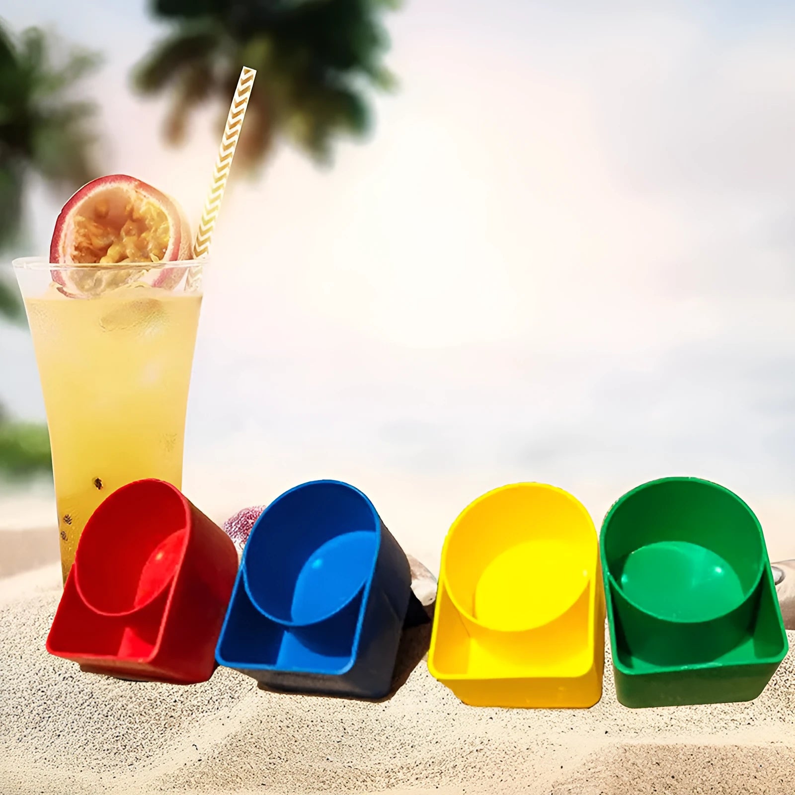 Plastic canopy cup and phone holder in green, 20x14cm, on a beach shelter frame