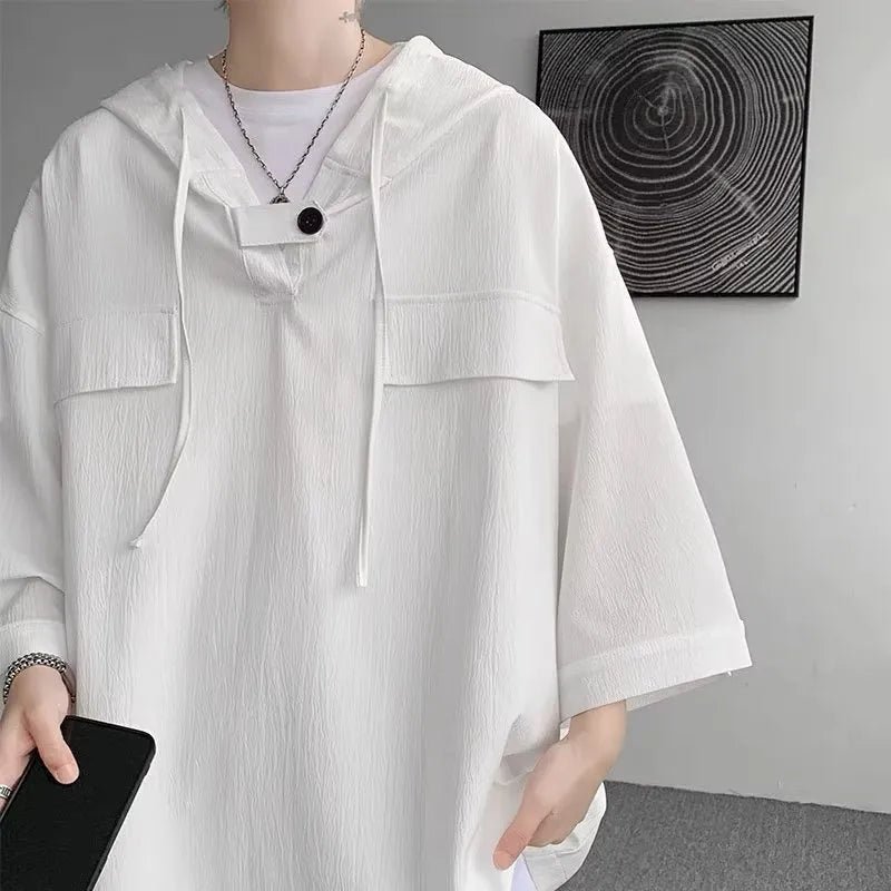 Men's hooded short sleeve T-shirt in polyester fabric with loose fit design