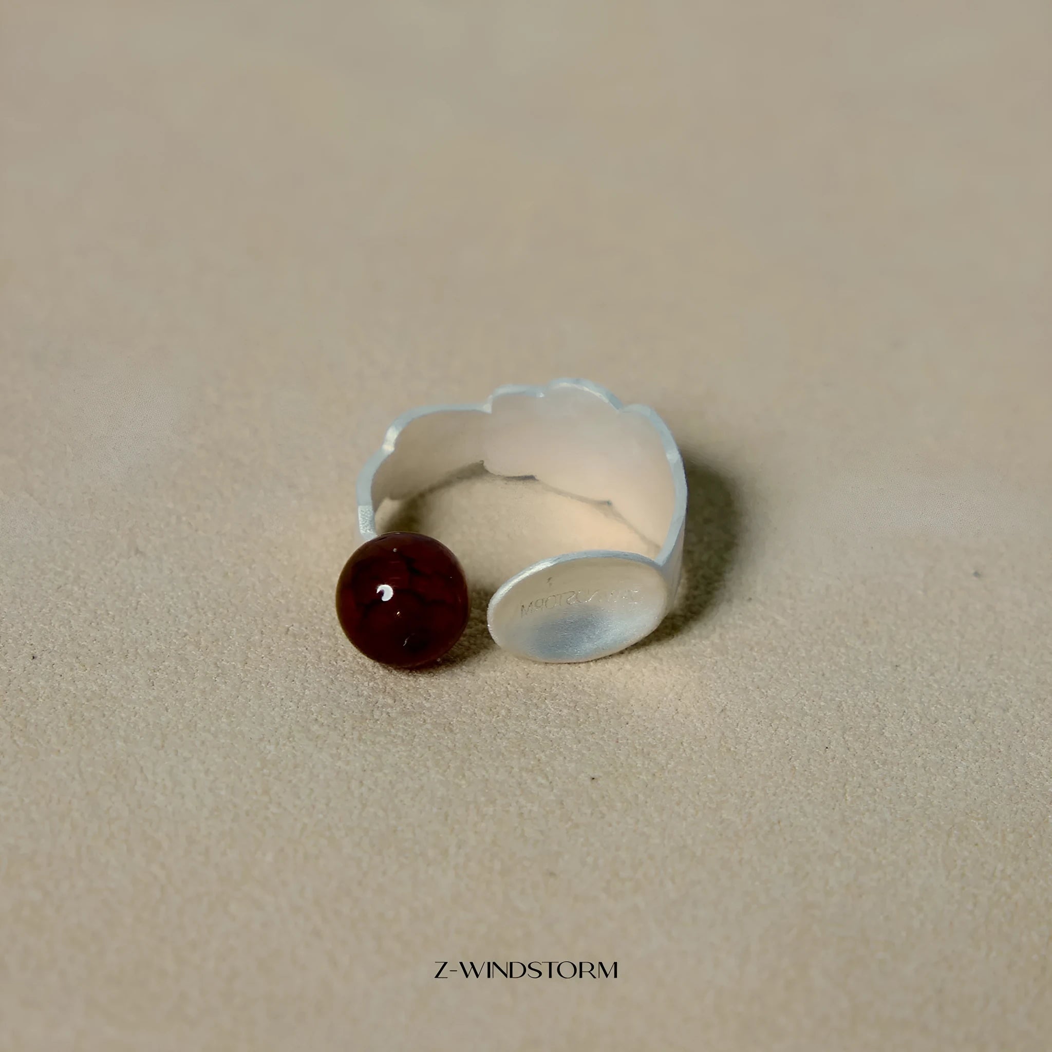 Small round spoon stewed pork ring and bracelet matching jewellery set with diamond-shaped charm