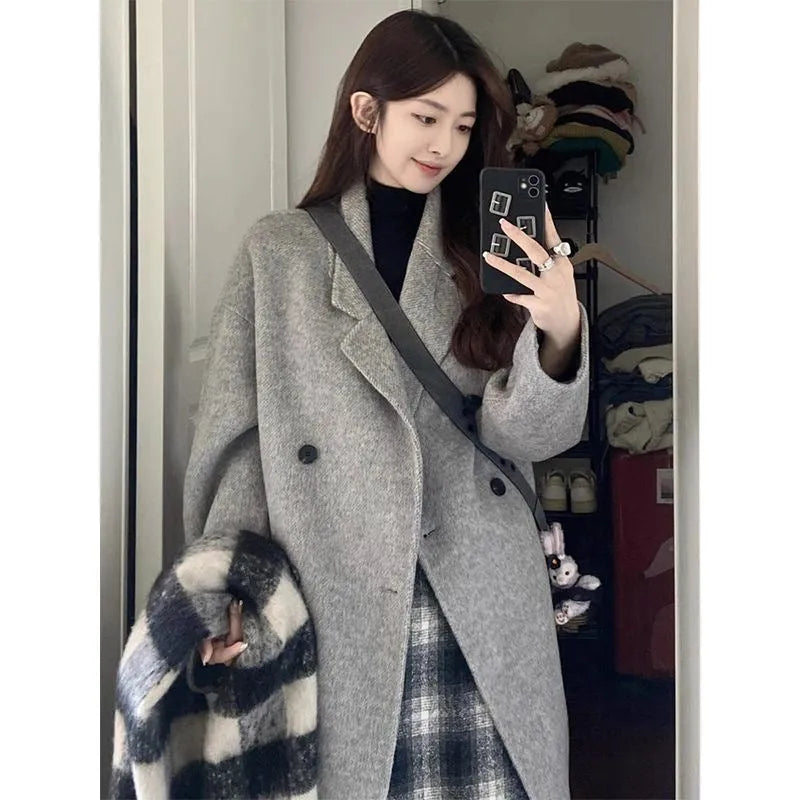 High-grade gray woolen coat for women with long sleeves, polyester fabric, autumn design, size L