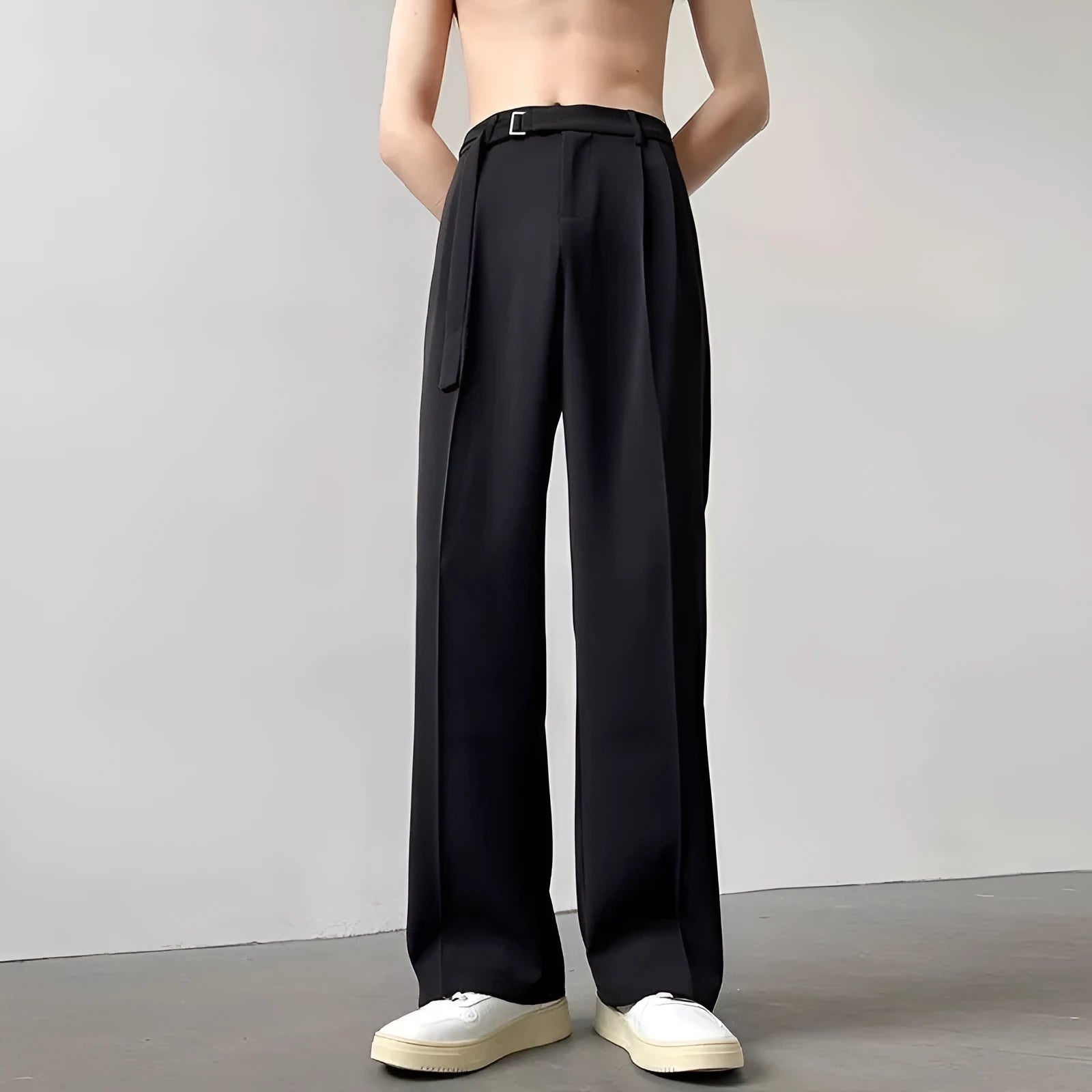 Thin straight wide leg trousers in black or brown with loose fit and straight leg opening