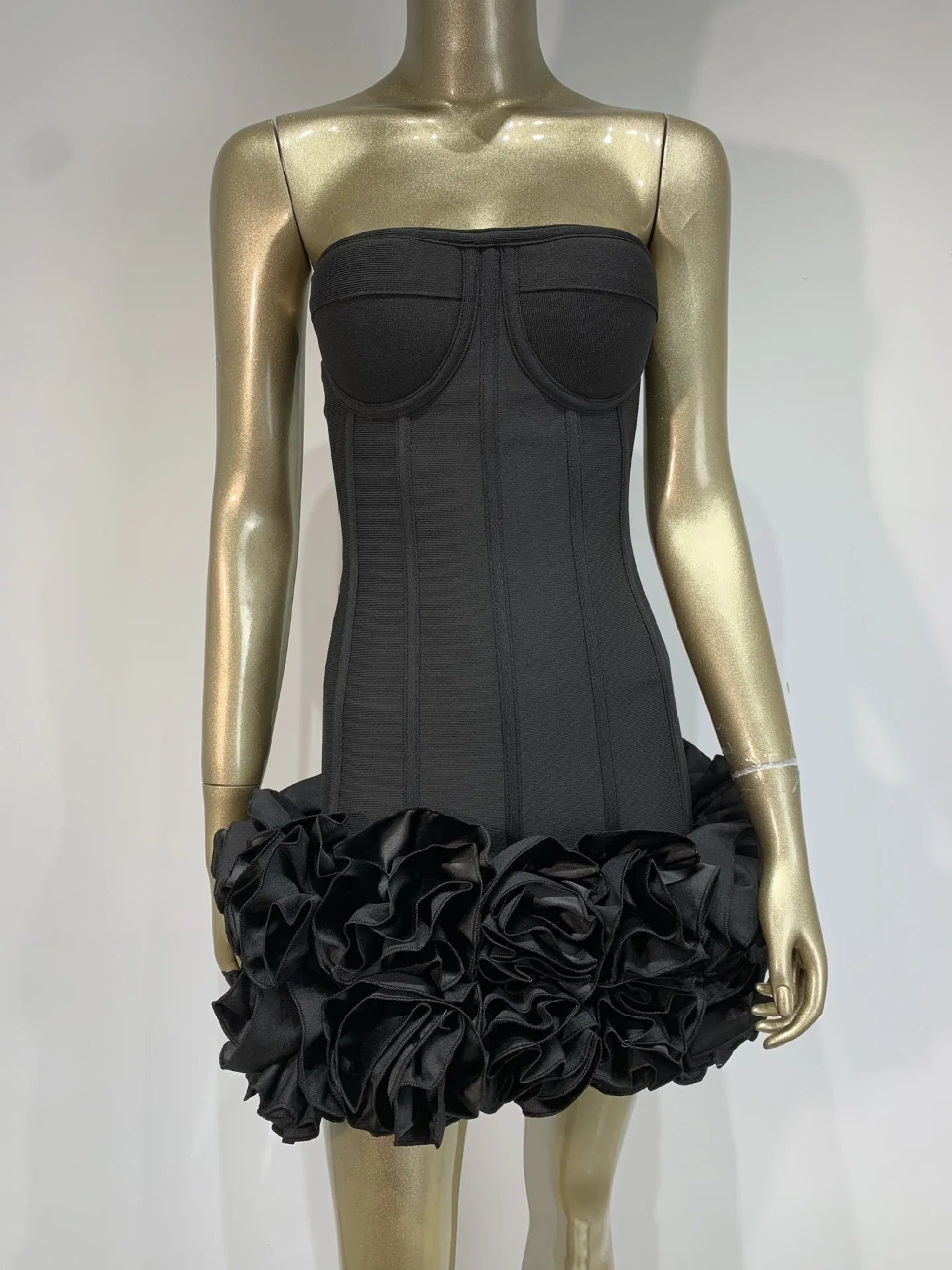 Women's urban style polyester dress with mid waist in black, red or white solid colours
