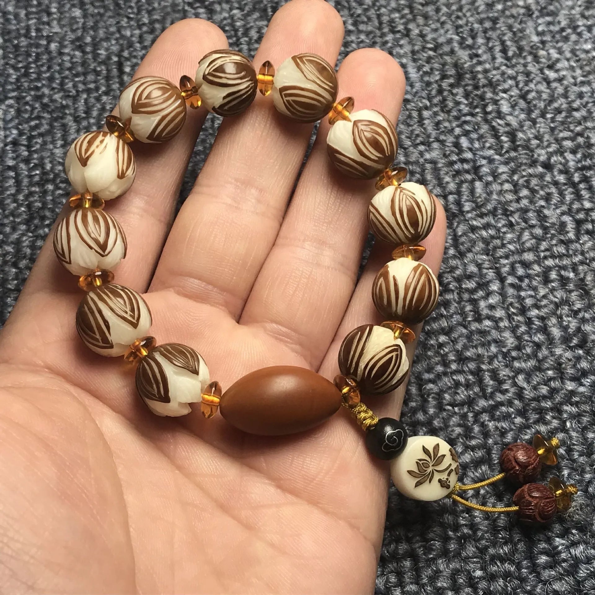 White jade bodhi root carved lotus bracelet in lotus ten thousand words style unisex national style