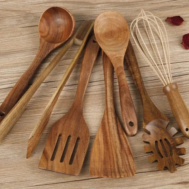 Seven wooden spoon shovels with anti-slip handles for non-stick pan cooking