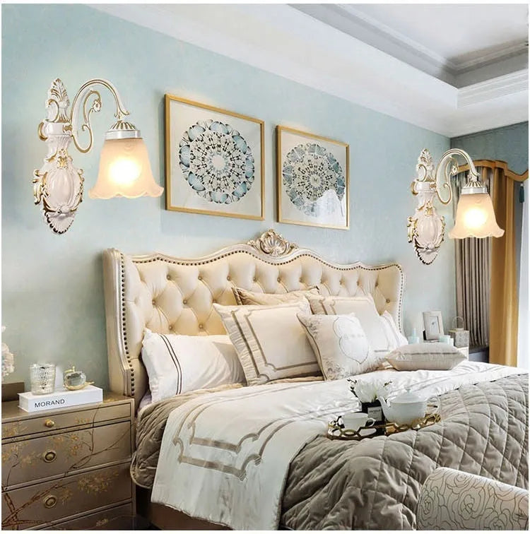 European-style American wall lamp with zinc alloy body and glass lampshade, black double head, mounted on wall in corridor