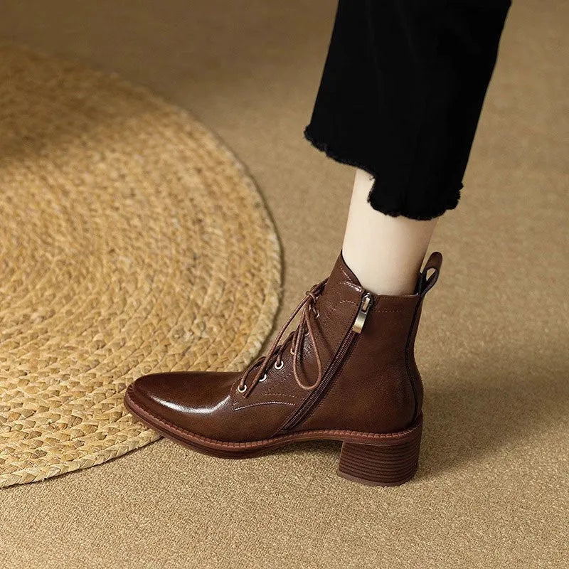 Women's black pointed-toe ankle boots with 5.5cm heel and short tube design