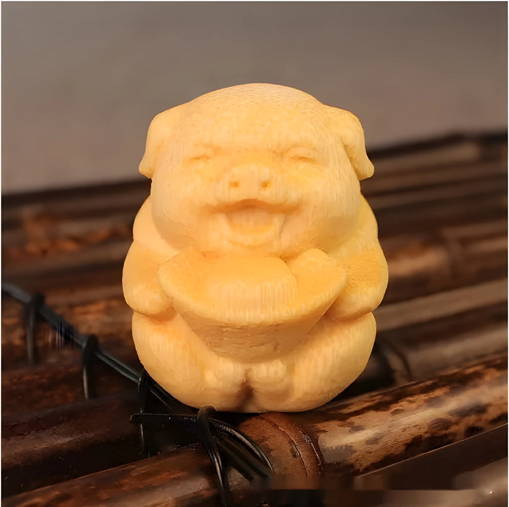 Solid bamboo carving Fulu pig ornament measuring 4cm tall with 3.5cm diameter