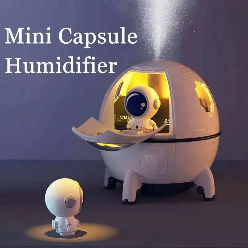 Cube-shaped USB portable humidifier with colourful LED lighting and 220ml water capacity