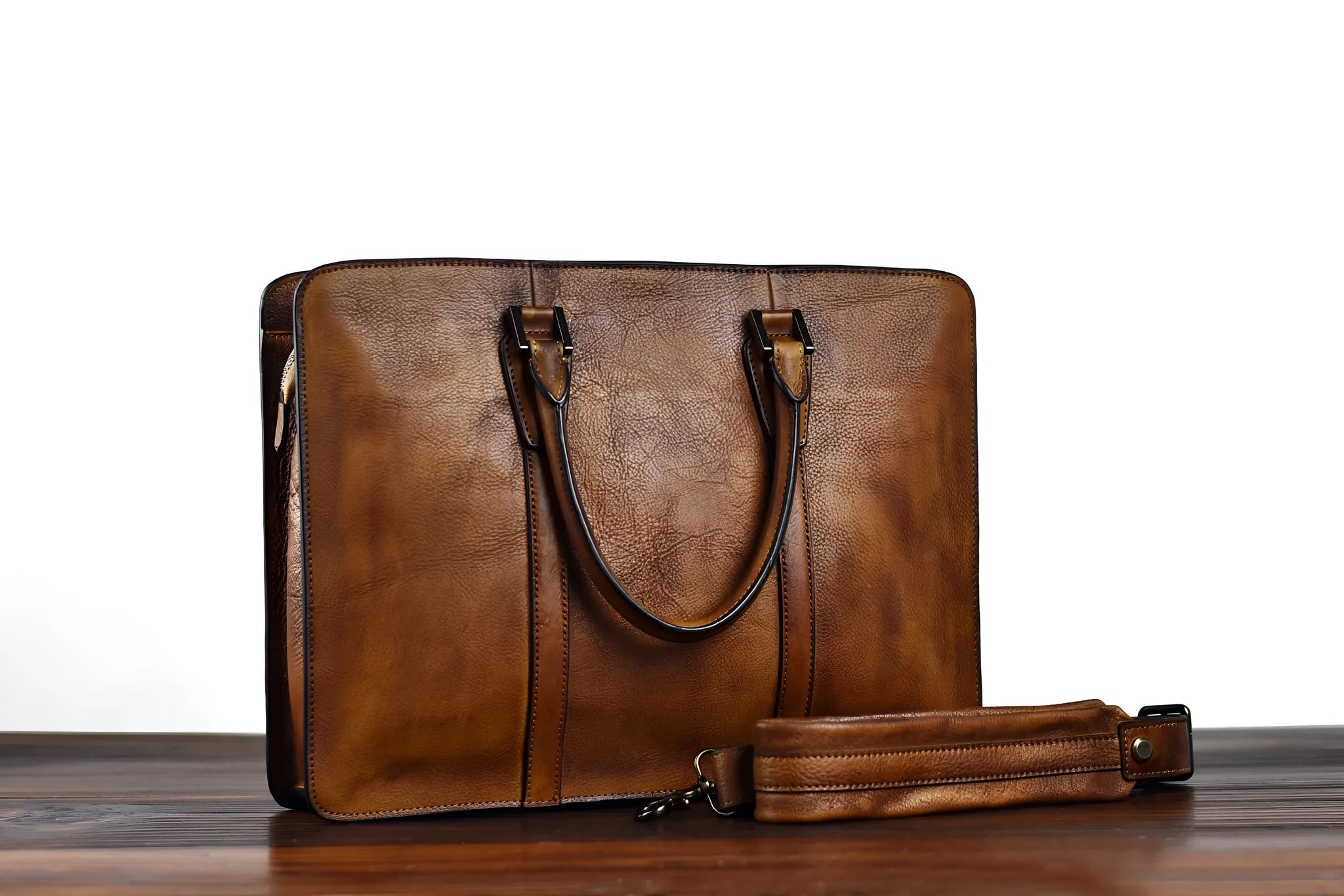 Men's horizontal leather handbag in vegetable tanned cowhide with 14 inch laptop compartment