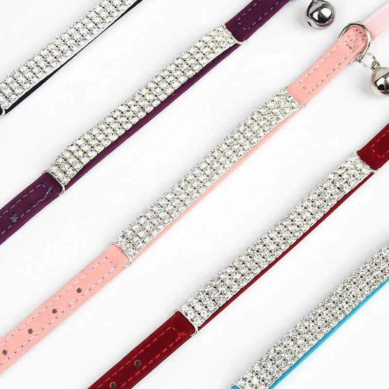 Velvet cat collar with rhinestones in five colours, adjustable from 20cm to 30cm length