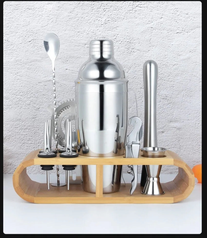 23-piece stainless steel and acrylic European cocktail shaker set with bar tools