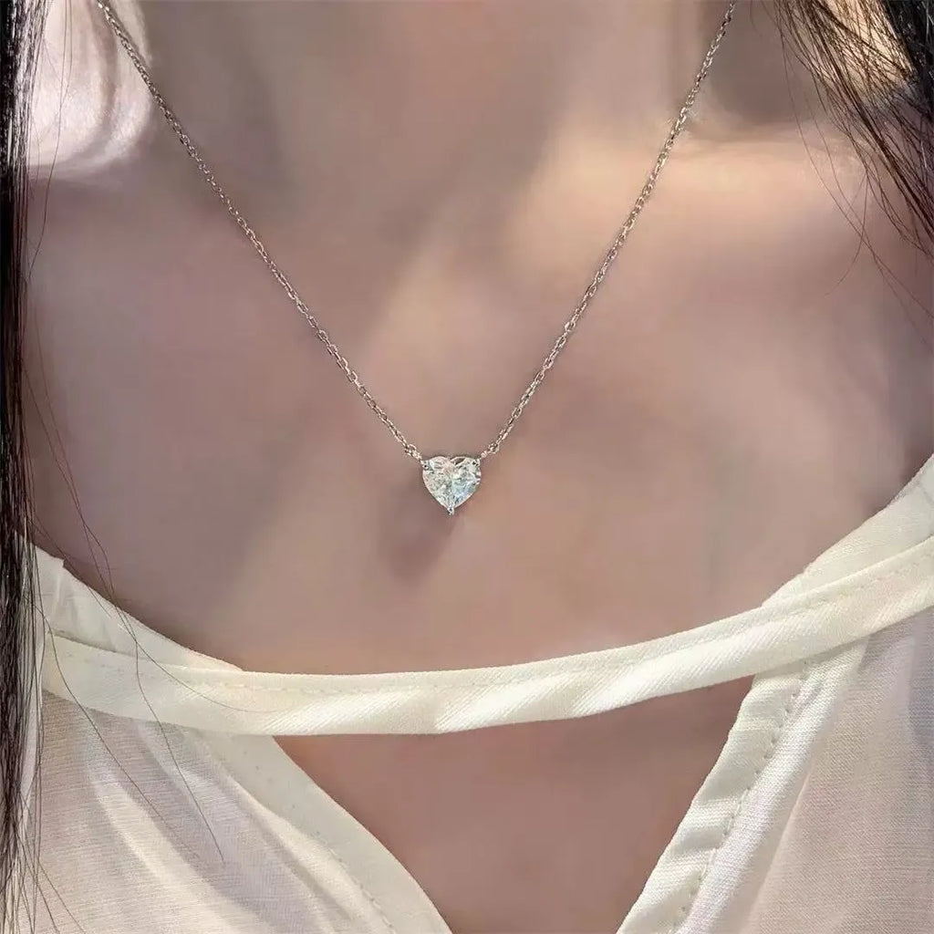 Silver-colour copper heart pendant necklace on a 45 cm chain