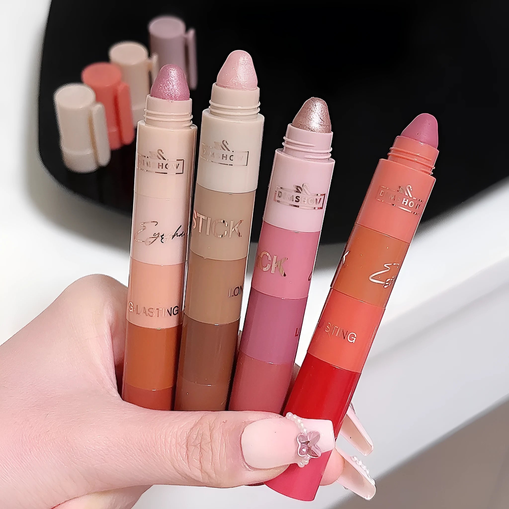 Five-piece lazy eyeliner pen highlight eyeshadow set with five eye shadow sticks in coordinated suits