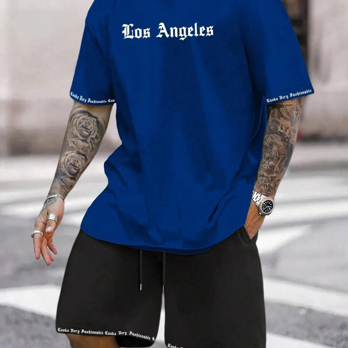 Sports style short-sleeved top and shorts suit in a quick-drying fabric on a mannequin.