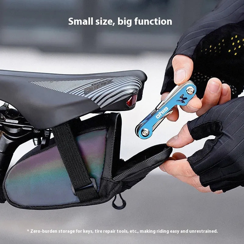 Bicycle waterproof rear bag with hanging taillight in black, 15x8x8cm capacity 1.5L, composite fabric, shows saddle attachment