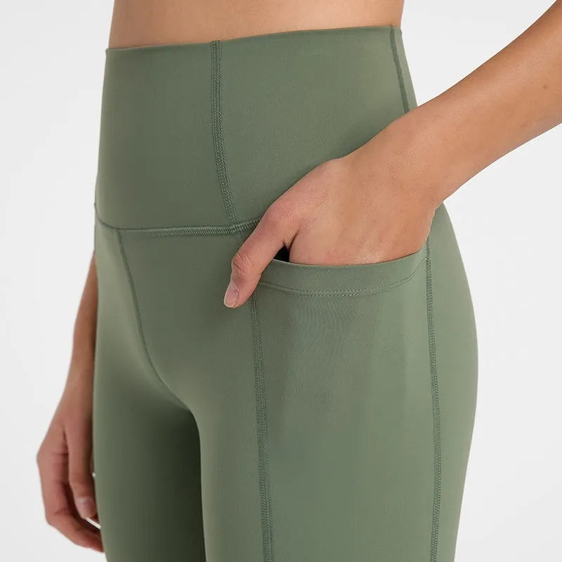 Women's cotton blend sports shorts in fifth pants length with Super Stretch fabric
