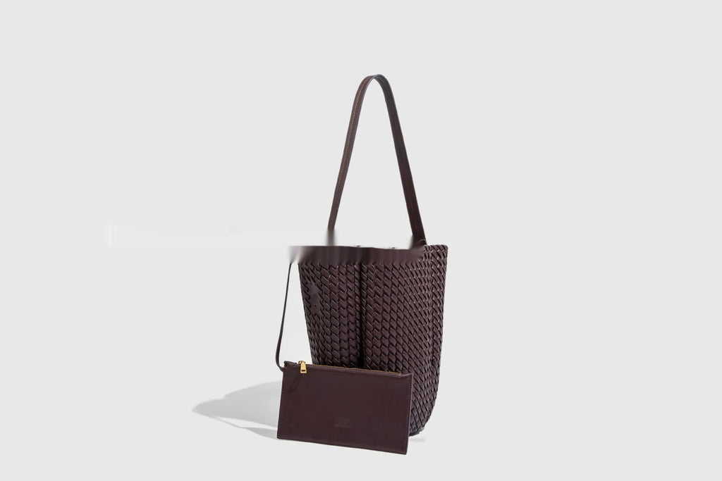 Hand-woven PU bucket bag with detachable wallet in black, cylindrical shape, size 21x13x29.5 cm