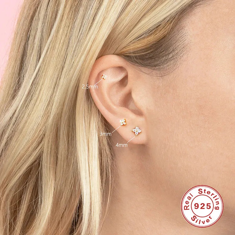 S925 sterling silver geometric petal flower stud earrings in gold colour, 3mm size.