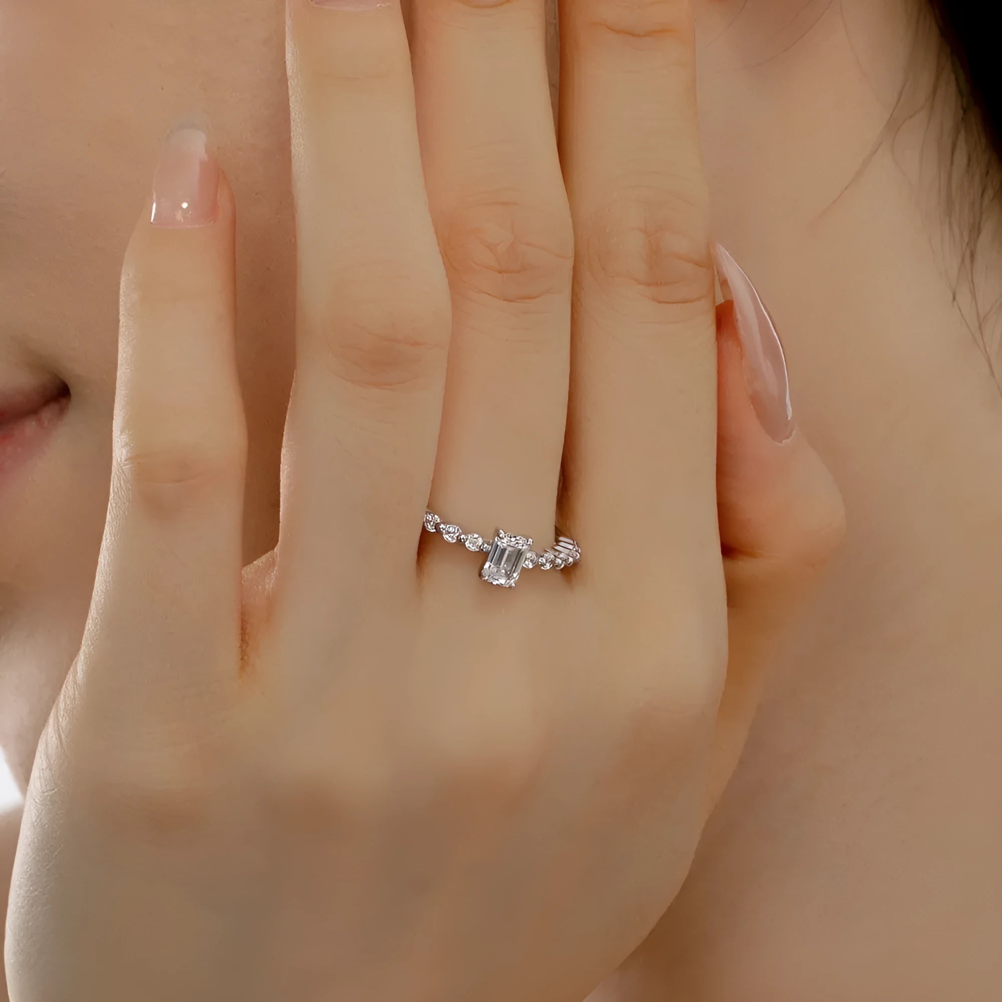 Round diamond ring for women in silver with electroplated white gold colour, size 5 to 9, model DY121108-S-W-WH