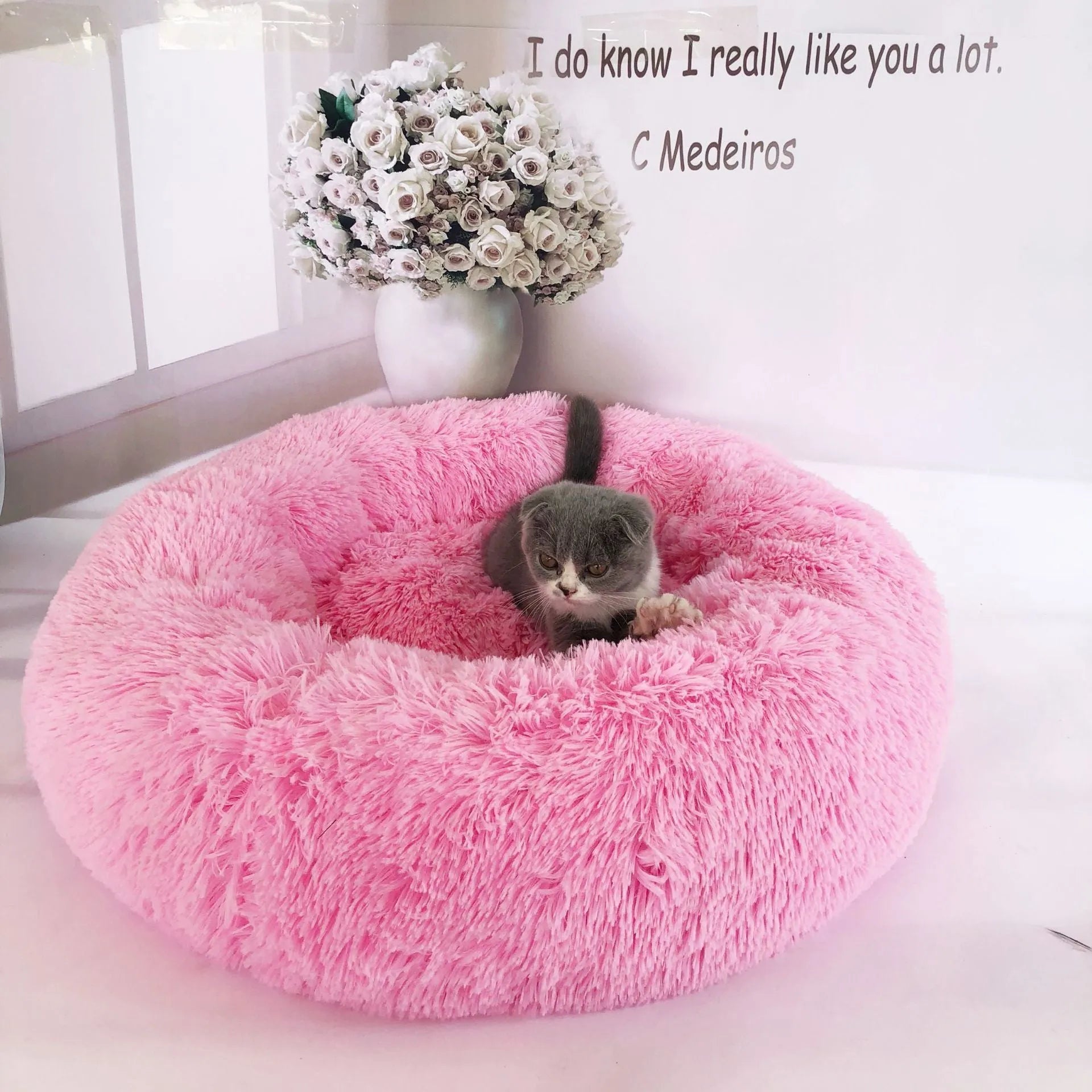 Round plush pet bed 110cm diameter in grey soft vegan fur fabric for small dogs and cats